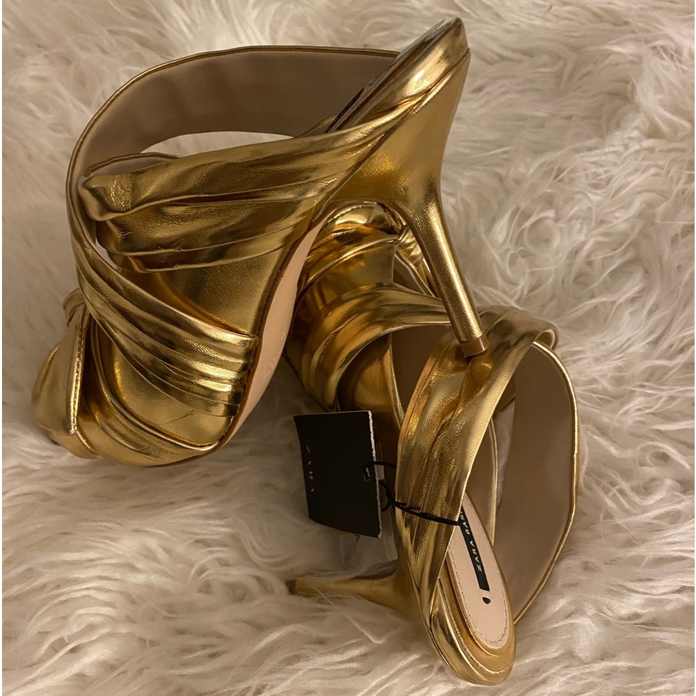 ZARA GOLD HEELS, slip on, with bow design, NWT
